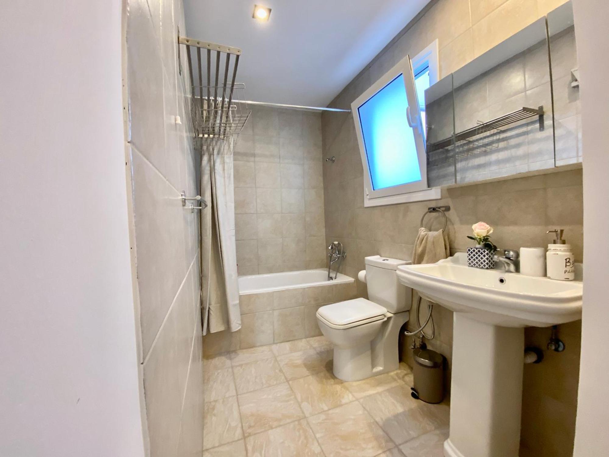 Liberty House - Central Two Bedroom Apartments Nicosia Rum bild