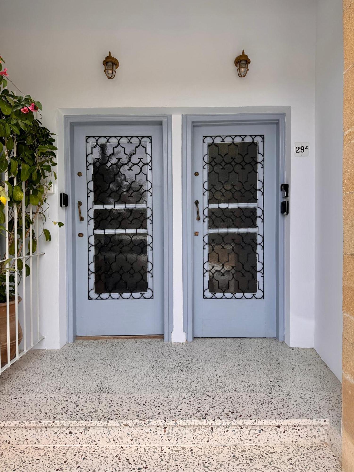 Liberty House - Central Two Bedroom Apartments Nicosia Exteriör bild